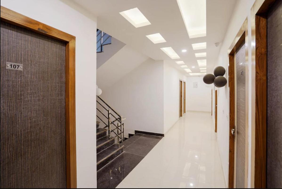 Hotel The Ocean Near Igi Airport New Delhi Bagian luar foto