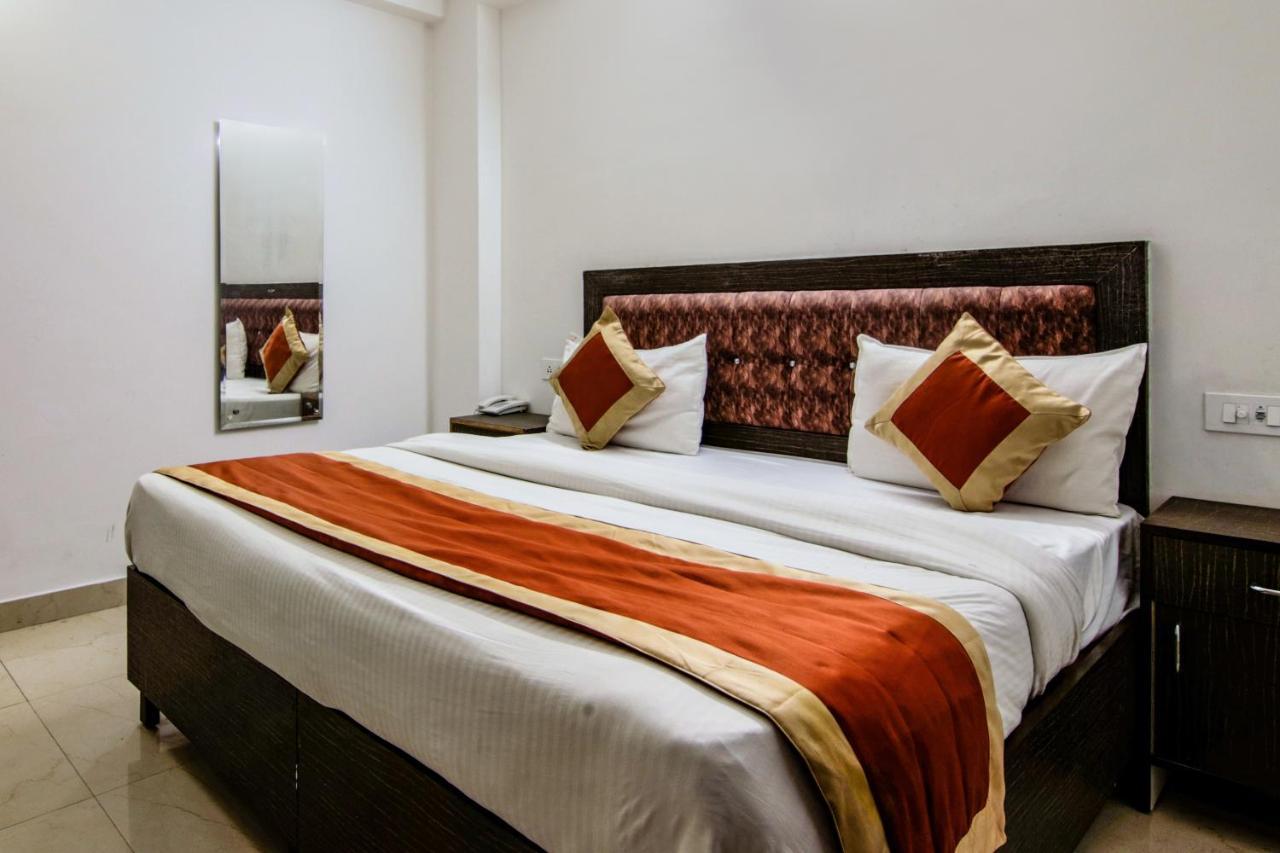 Hotel The Ocean Near Igi Airport New Delhi Bagian luar foto