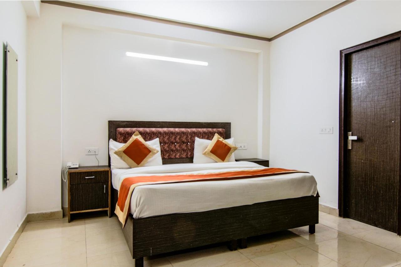 Hotel The Ocean Near Igi Airport New Delhi Bagian luar foto