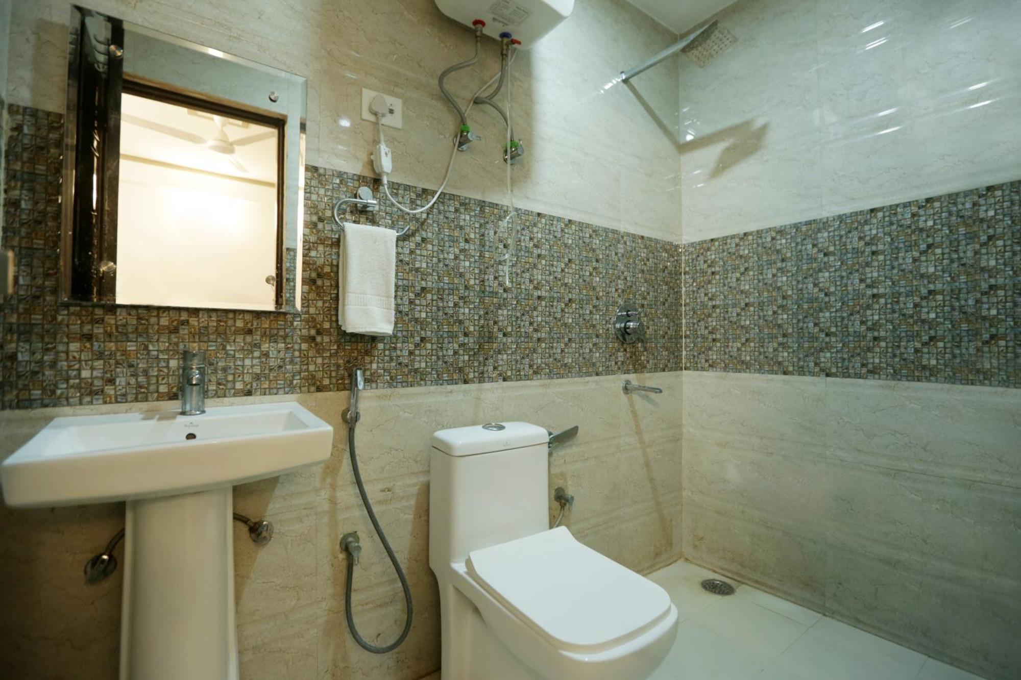 Hotel The Ocean Near Igi Airport New Delhi Bagian luar foto