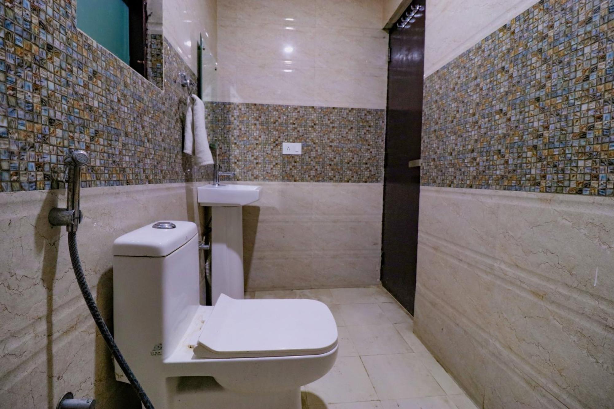 Hotel The Ocean Near Igi Airport New Delhi Bagian luar foto